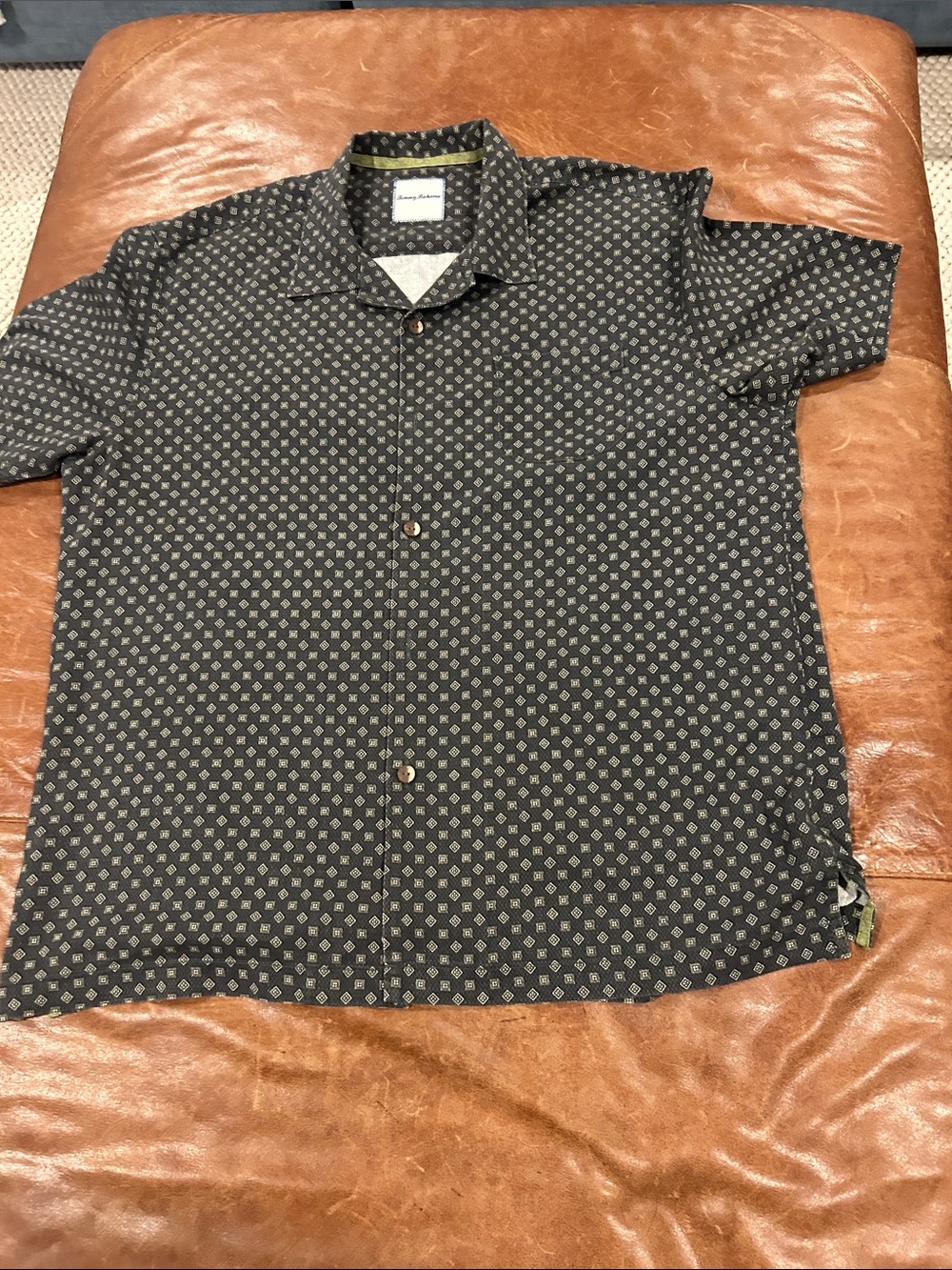 Tommy Bahama Dark GreenShort-Sleeve Button-Down with Small Cream Geo Print